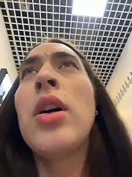 holly_play (F young) - show panties in public