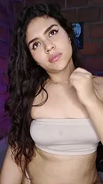 enid_greins (F teen) - Wink + cute smile 😉