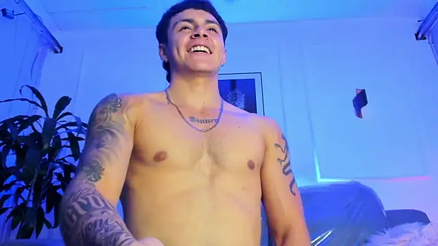 leo_santoro (M young) - HEY LEO, HAPPY START OF WEEK