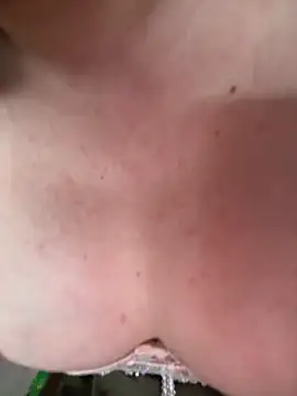 emily-nguyen (Ask my age) - Make me cum squirt in the public caffe