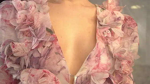 olivia_farrell (F young) - make the dress shorter and tease