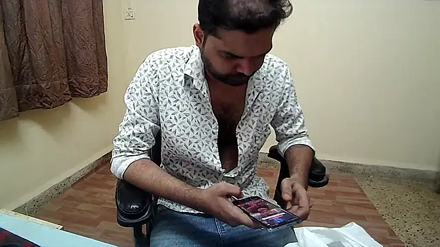 kinky_kumarr (Ask my age) - Hairy ,uncut , smegma, foreskin, daddy,