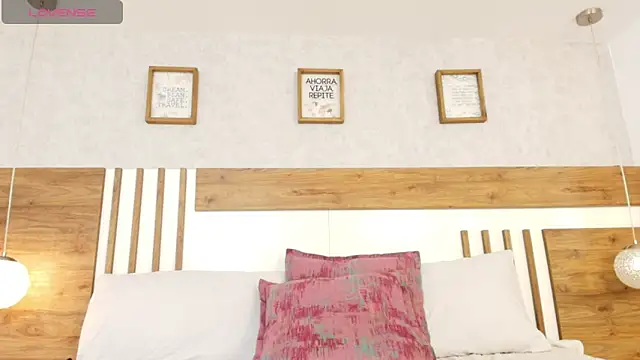 LucianaWainN webcam stripchat model stream image