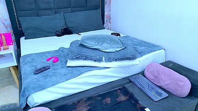 Raven_Gloomy live sex cam