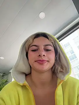 Webcam Model (AtheneaRossi)  is live.Free join now!