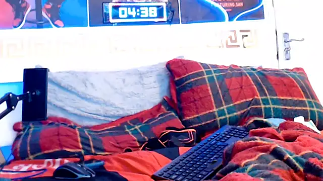 fucktoyboy69 (Ask my age) - do you want see my white cum?