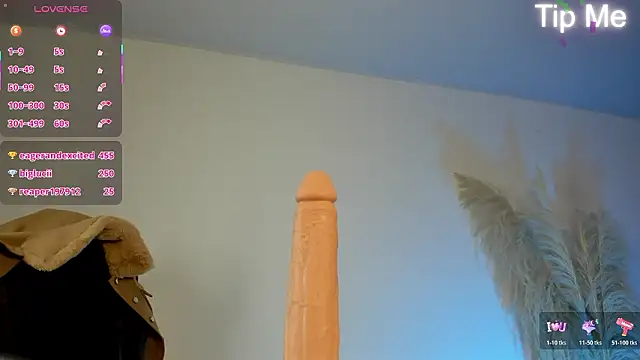 april_dumont (F young) - Flash boobs sexy 🍒