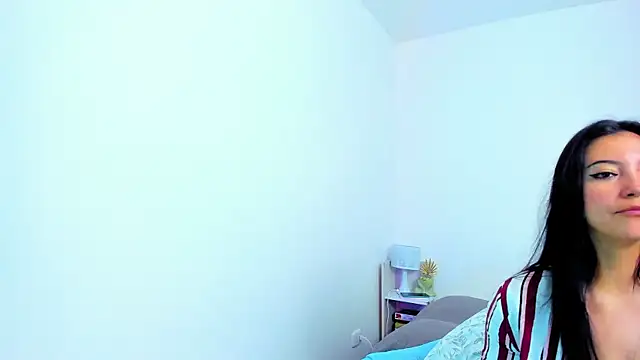 roxy_hell (F young) - delicious pussy very close up on cam