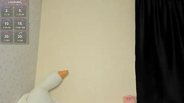 succubantra (F young) - 10 squats on cam without panties