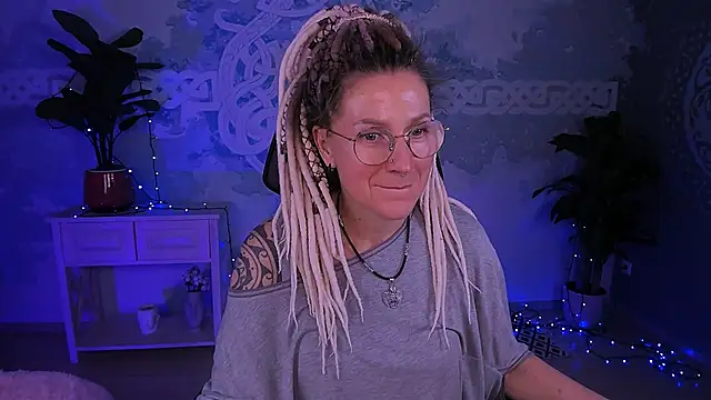 umaspace (F mature) - teasing dance and legs