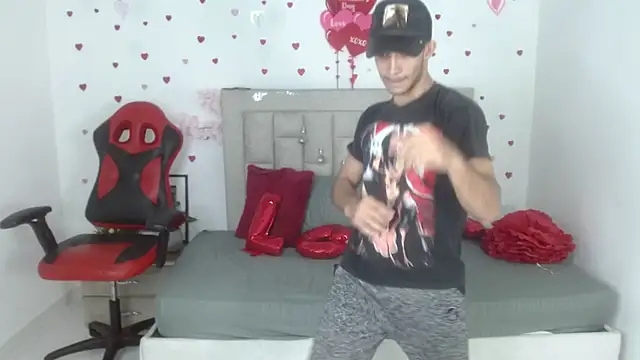 caius_fox (M young) - masturbate x 10 min full naked