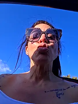 sexy7883 (F milf) - @Nuda /Naked RISK