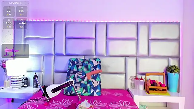 lovelynickii (F milf) - Naked