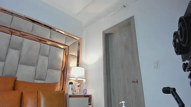 valentinabreats (F young) - finger pussy fuck