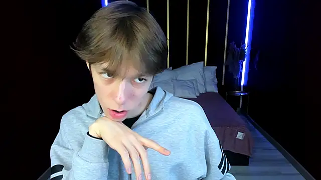 markbranston (M twink) - jerking in underwear