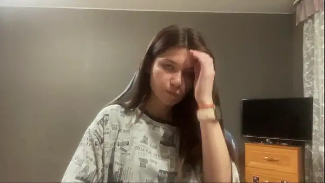 lunnabliss (F teen) - Tease with my shirt