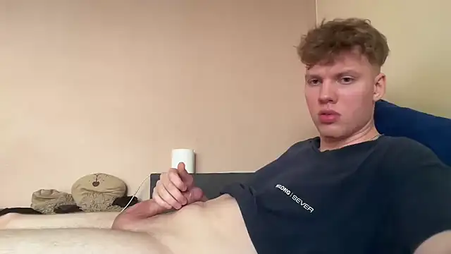 sexybooii6968 (M young) - help me to cum and taste it:)