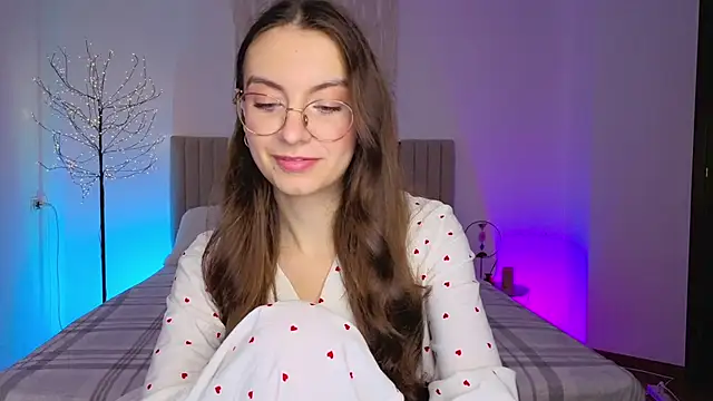 real_cutie1 - Real_cutie1's free webcam - UK Sex Cams