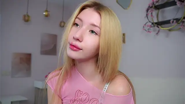 sunnivacovil - SunnivaCovil's free webcam - UK Sex Cams