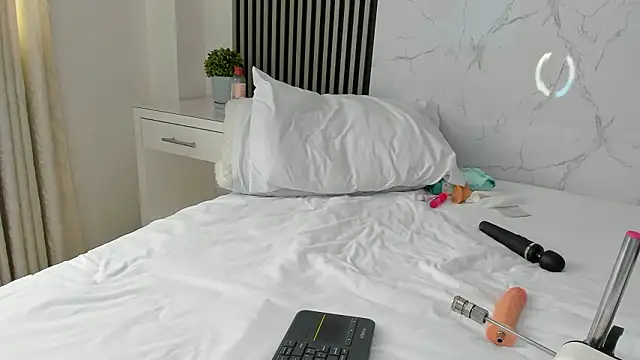 jackandrosse_ (F young) - show pussy 🥵