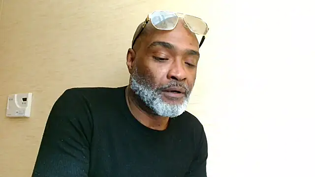 sinnernoir (M mature) - bath/shower with me