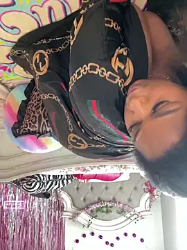 Webcam Model (xoxoSELENAxoxo)  is live.Free join now!