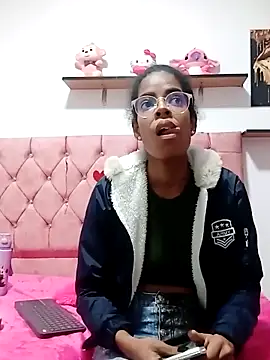 thianahorny (F young) - Blowjob with milk in the mouth