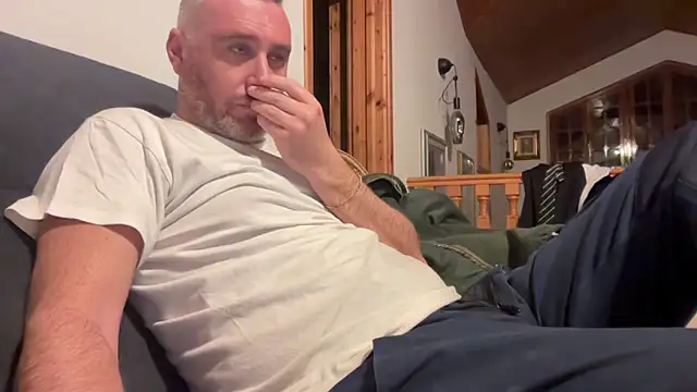 marcovik1 (Ask my age) - sega e cum