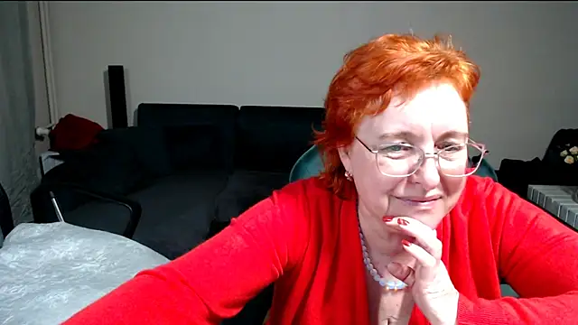 joannaandneighbour (F mature) - My juicy pussy open