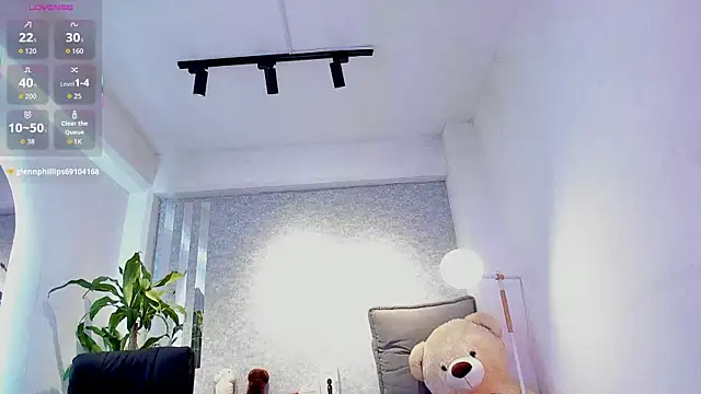 lily_cash1 - Lily_cash1's free webcam - UK Sex Cams