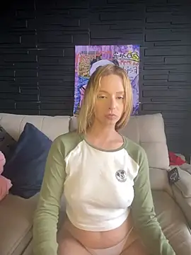 Bellahcha from StripChat is Freechat