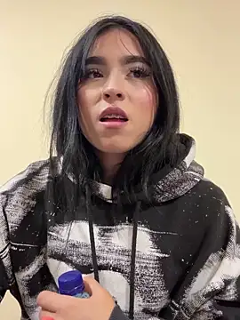 sara_fernandez_ - Sara_Fernandez_'s free webcam - UK Sex Cams