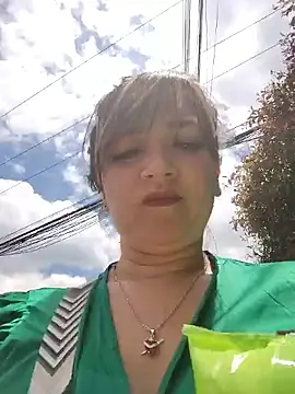 tata_sanz_ (Ask my age) - Play pussy shhhh