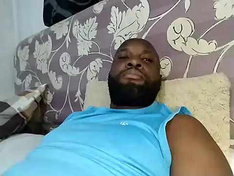 stallion100 (Ask my age) - Stretch my ass with cucumber🍆