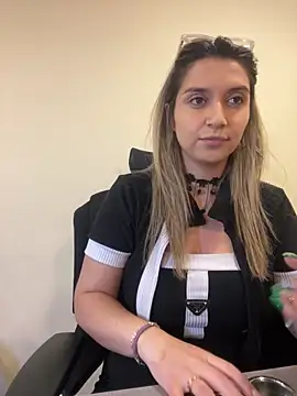 isabella_varella (F young) - Oil in boobs in the office