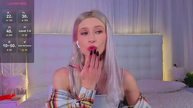 monica_leen (F teen) - show panties