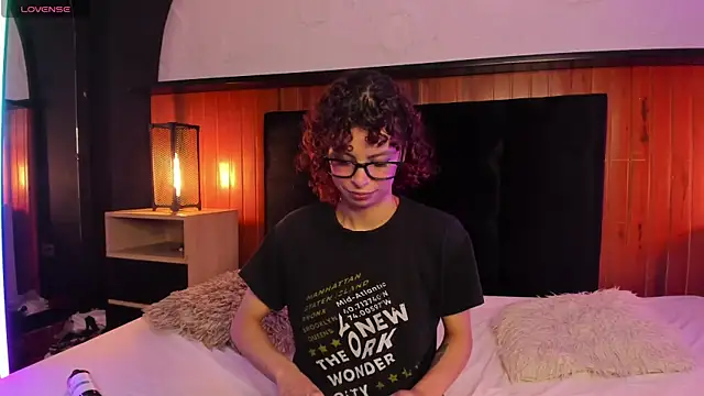 alicemadnes - AliceMadnes's free webcam - UK Sex Cams