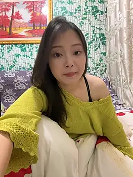 bigbabyyeye - BIGBABYYEYE's free webcam - UK Sex Cams