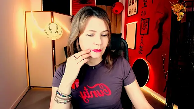 Nicole Hitman (NicoleHitman)