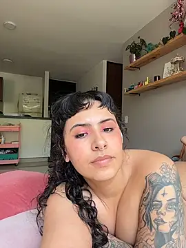 sugartroubl33 - SugarTroubl33's free webcam - UK Sex Cams