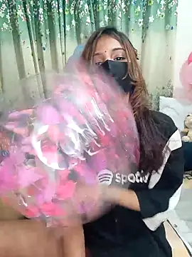 Webcam Model (Sexy-Jara1)  is live.Free join now!