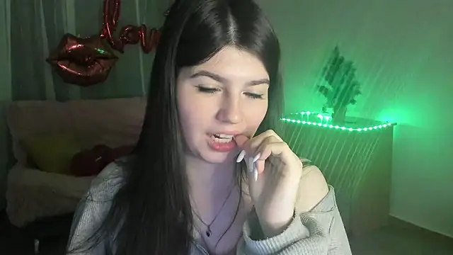 kisamodel - KisaModel's free webcam - UK Sex Cams