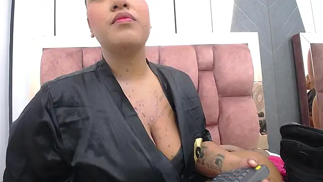 arianna_pearl - Arianna_pearl's free webcam - UK Sex Cams