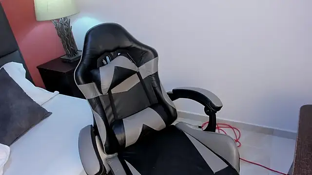 yesenia_villan - Yesenia_villan's free webcam - UK Sex Cams