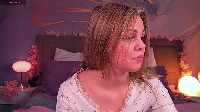 scarletmarney - ScarletMarney's free webcam - UK Sex Cams