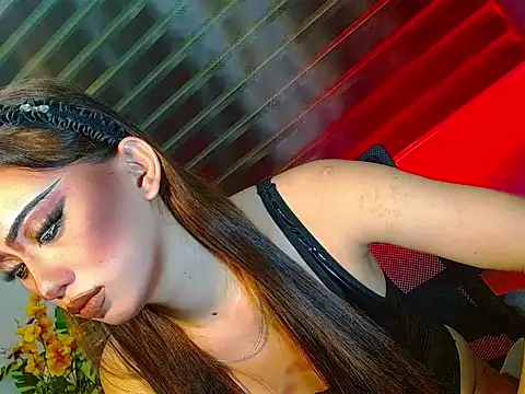 hollywood_queen_88 - HOLLYWOOD_QUEEN_88's free webcam - UK Sex Cams