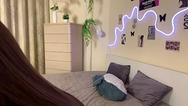 dreamypalace (F teen) - Butt shine from oil❤️‍🔥