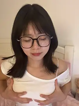 nana-3 - Nana-3's free webcam - UK Sex Cams