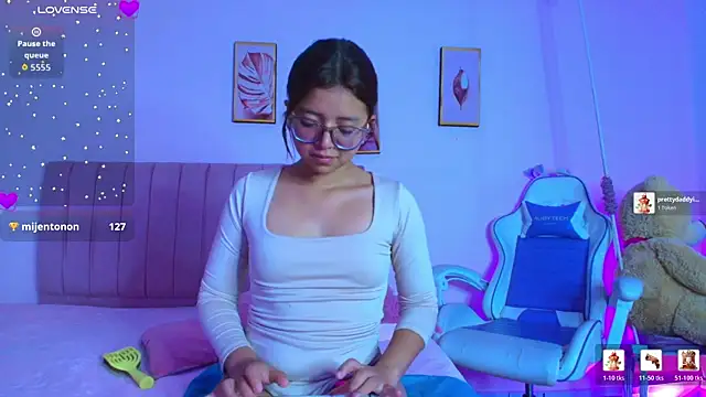 zoow_bluussh - Zoow_bluussh's free webcam - UK Sex Cams