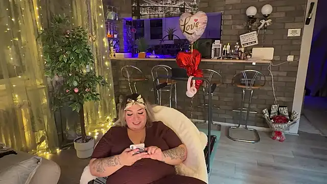 monageil (F young) - Its Monaday 😅 33-44-99 crazy Vibration